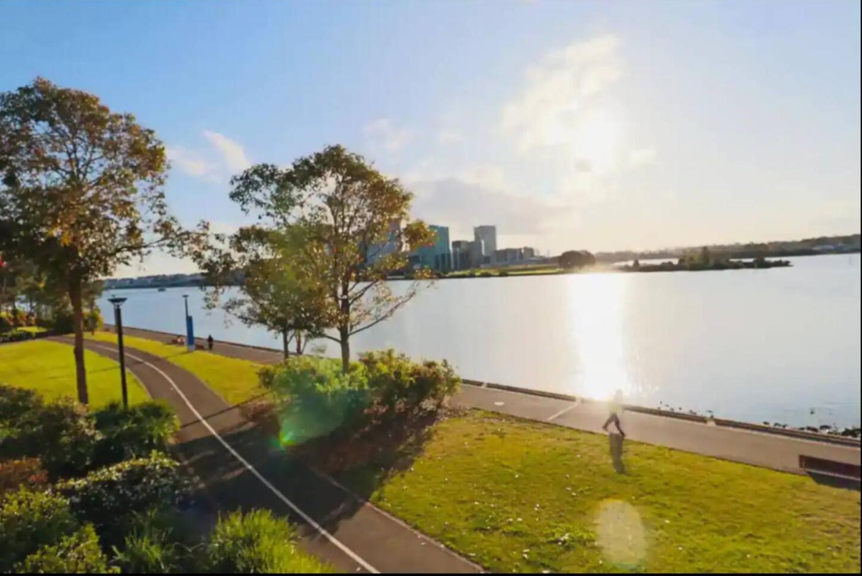 Astonishing Waterview With Pool, Parking Apartment Sydney